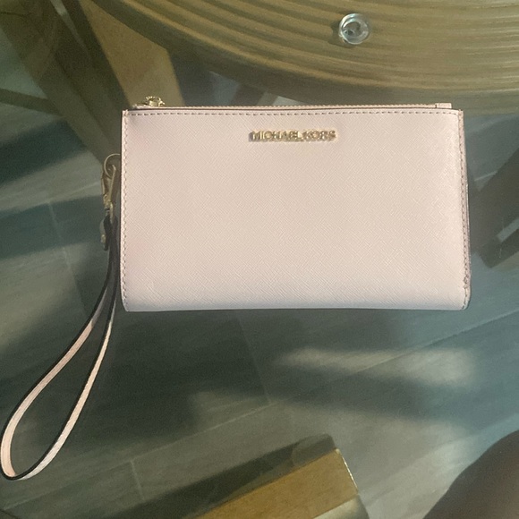 Michael Kors Wrislet - Picture 1 of 3